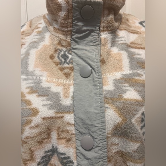 Stylish Geometric Teddy Jacket Size -L - Picture 5 of 5